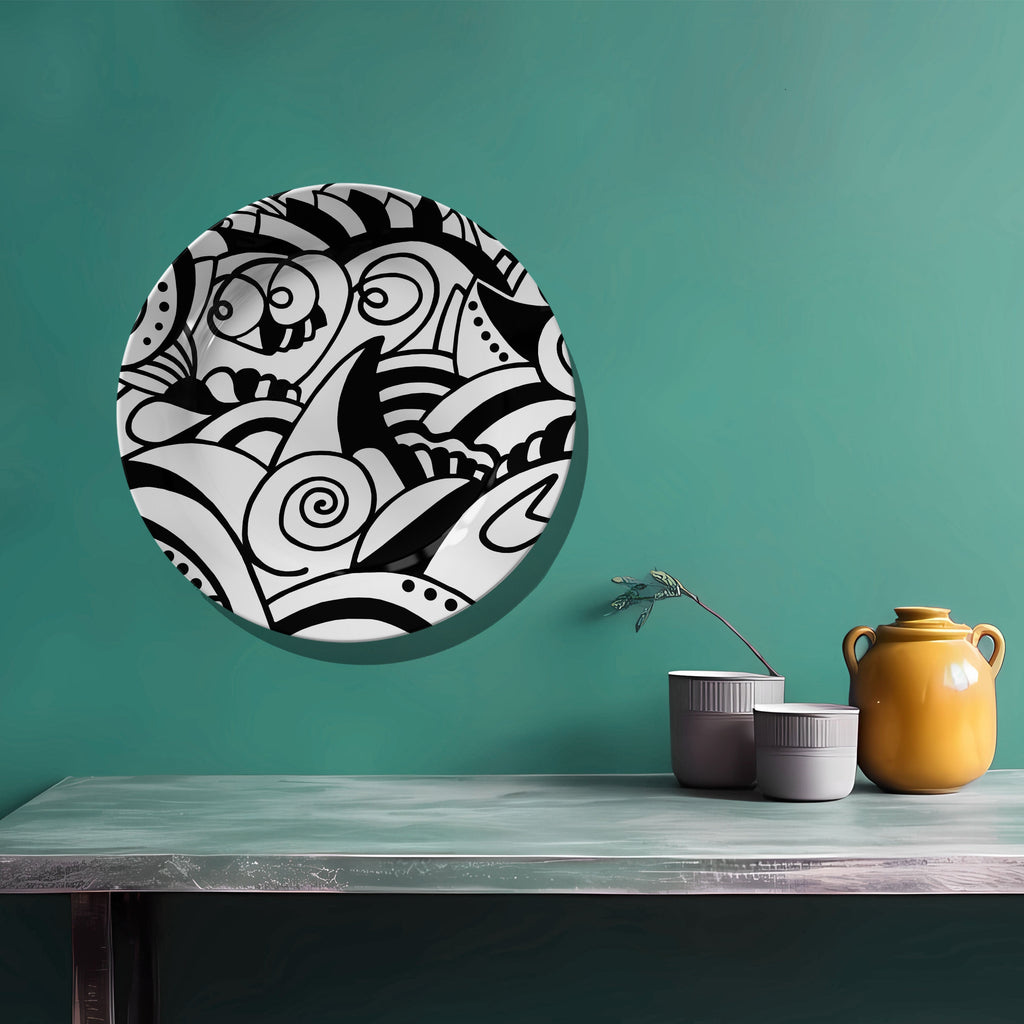 Black and white pattern Decorative Wall Plate